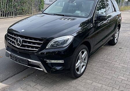 Mercedes-Benz ML 350 ML-Klasse AMG BlueTec Hud 360° Distronic