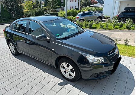 Chevrolet Cruze 1.6 - TÜV bis 2027
