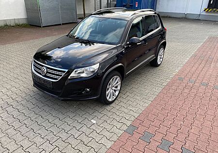 VW Tiguan Volkswagen 2.0 TDI R-Line/ 19" Alu/Keyless Go