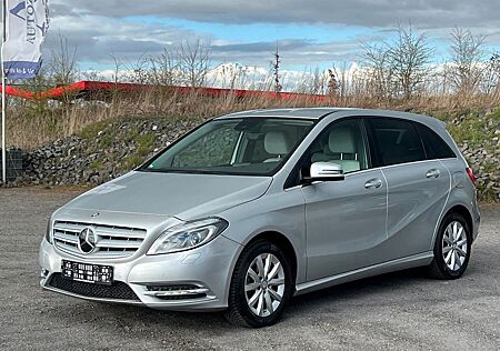 Mercedes-Benz B 180 NAVI/RFK/AHK/LEDER