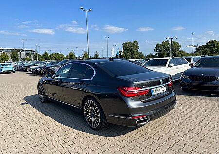 BMW 750i xDrive - Individual + Carbon Paket Panorama