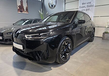 BMW iX xDrive M60*ACC*NAVI*LED*DAB+