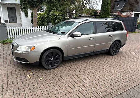 Volvo V70 kombi 2,4 Liter  Automatik fahrbereit