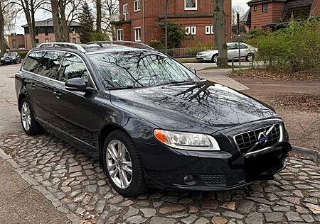 Volvo V70 D3 Geartronic Summum PDC AHK Leder Standhzg