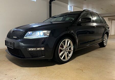 Skoda Octavia RS COMBI NAVI+STANDHZG+KAMERA+SCHECKHEFT