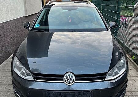 VW Golf Volkswagen 1.6 TDI BlueMotion Comfortline Variant ...