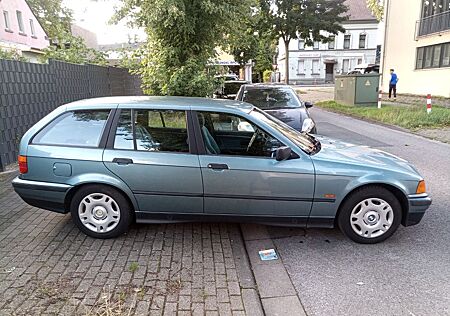 BMW 318i touring Comfort Edition Comfort Edition