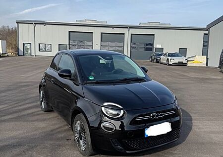 Fiat 500E Limousine ICON Winterpaket