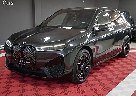 BMW iX xDrive40 Sport LUFT AHK PANO SKY B&W 360° DAB