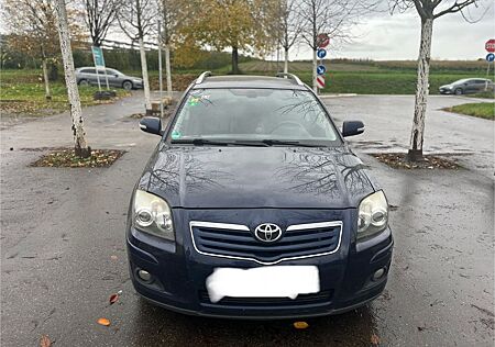 Toyota Avensis Combi Executive 2.4-l-VVT-i Automati...