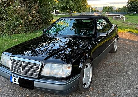 Mercedes-Benz E 220 FINAL EDITION W124