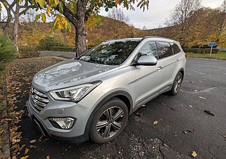 Hyundai Grand Santa Fe 2.2 CRDi Premium 4WD Automati...