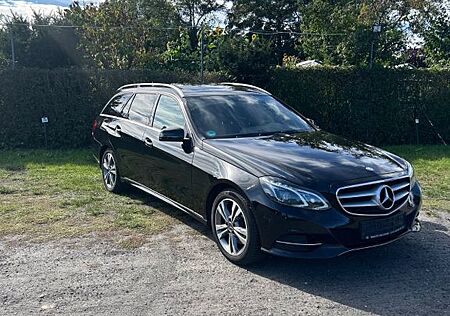 Mercedes-Benz E 220 d 4MATIC T Autom. -