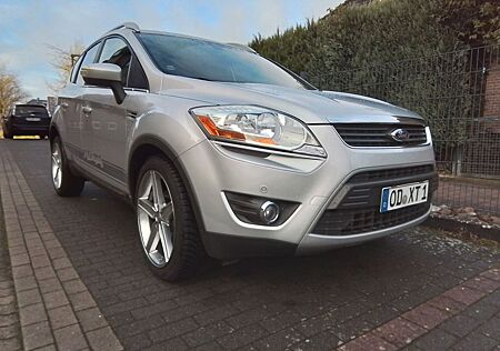 Ford Kuga 2,0TDCi 2x4 103kW Champions Edition Cha...