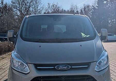 Ford Tourneo Custom 2.2 TDCI