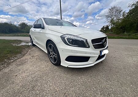 Mercedes-Benz 200 A200 AMG Line