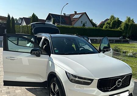 Volvo XC 40 D4 AWD R-Design Pano 360°-Kamera