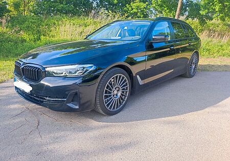 BMW 530i Touring Facelift, Mild-Hybrid, Pano, AHK,