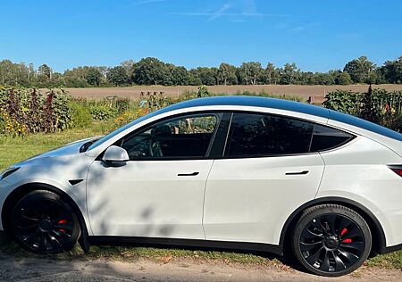 Tesla Model Y Performance AWD - mit EAP und AHK!