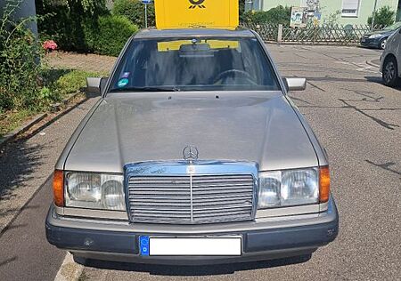 Mercedes-Benz 200 E Baujahr 1992 zu verkaufen