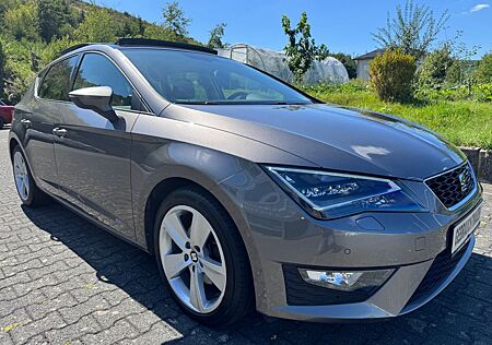 Seat Leon FR-1,4-LED-Panodach-Navi-Tüv/Au neu