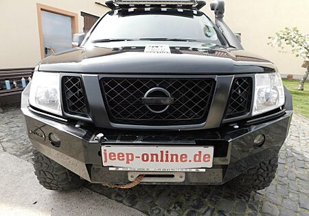 Nissan Navara Pickup Double Cab SE 4X4Off Road Fahrzeug