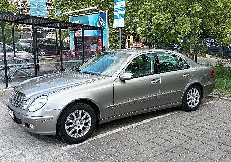 Mercedes-Benz E 200 KOMPRESSOR CLASSIC Classic