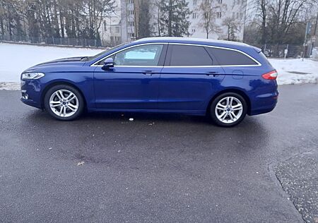 Ford Mondeo Turnier 2,0 TDCi LED*360°*PANO*Alcantara*