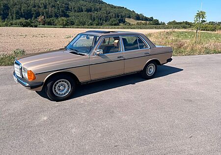 Mercedes-Benz 200