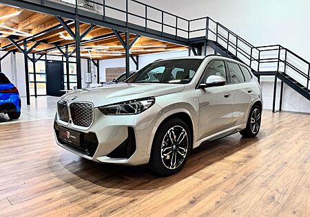 BMW iX1 xDrive30 M Sport *Head-up*AdaptLED*Park-Plus