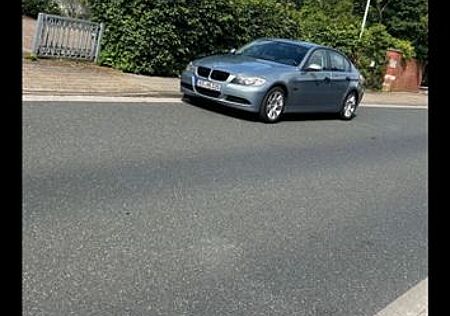 BMW 320i -