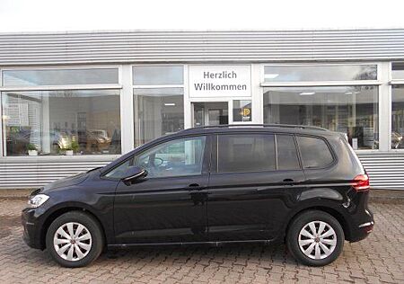 VW Touran Volkswagen 1.5 TSI Comf. DSG Navi,AHK,7.Sitze