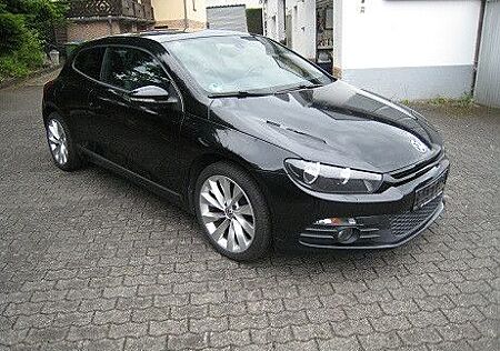 VW Scirocco Volkswagen 1.4 TSI 118 kW/ 8-fach bereift