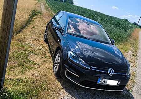VW Golf Volkswagen e- 136 PS, Einpark-Assistent, LED, CCS