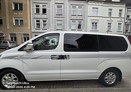 Hyundai H-1 Starex