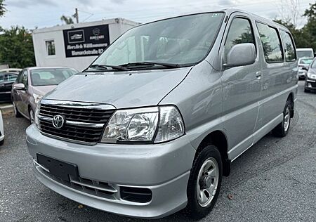 Toyota Hiace Bus GL 2,5 D-4D 120 4WD