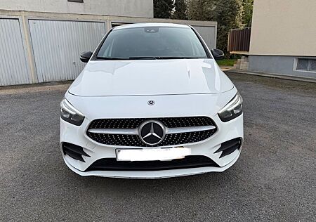 Mercedes-Benz B 200 DCT -
