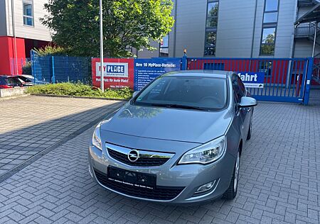 Opel Astra J Lim. 5-trg. Design Edition , Wenig Km