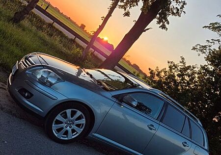Toyota Avensis Combi 2.0 D-4D -