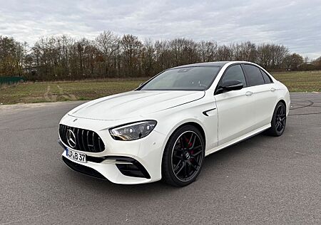 Mercedes-Benz E 63 AMG Mercedes-AMG E 63 S 4MATIC+ Autom. ...