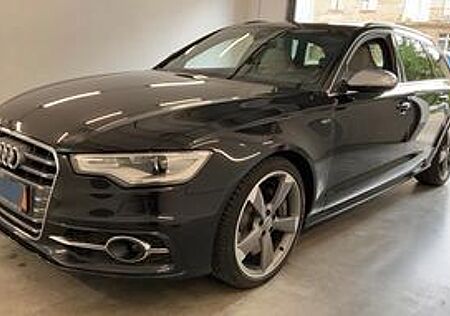 Audi S6 Avant 4.0 TFSI quattro+BOSE+PANO+ACC+NAVI+LUF
