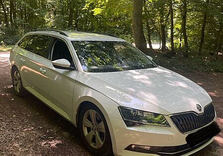 Skoda Superb 2.0 TDI DSG Ambition Combi Ambition