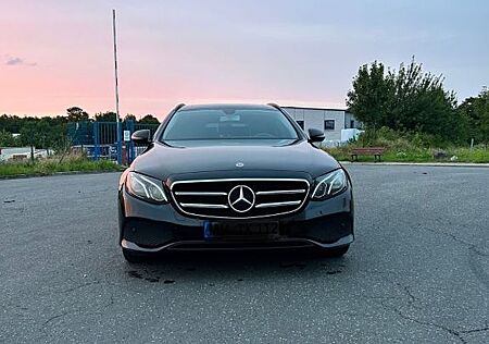 Mercedes-Benz E 220 d 4MATIC T Autom. -