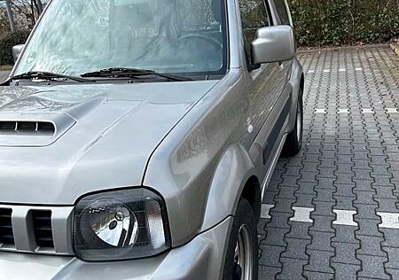Suzuki Jimny 1.3 Allrad Baujahr 2017 Sehr gepflegt