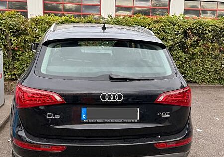 Audi Q5 2.0 TFSI S tronic quattro -