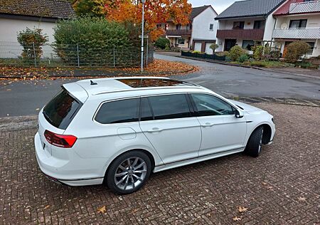 VW Passat Variant Volkswagen 2.0 TDI SCR DSG Elegance Vari...