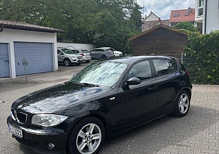 BMW 118i Automatik / Klimaautomatik / - Ölverbrauch