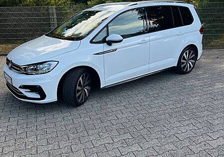 VW Touran Volkswagen 1.5 TSI DSG R-Line