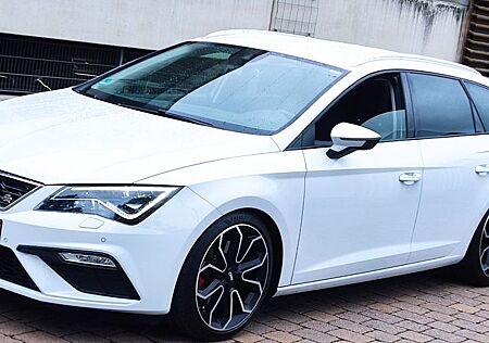 Seat Leon ST FR Kombi Automatik Benziner 140KW