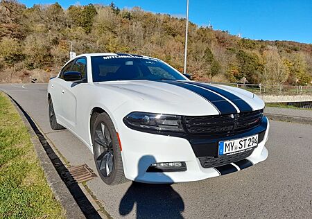Dodge Charger SXT RWD sehr gepflegt